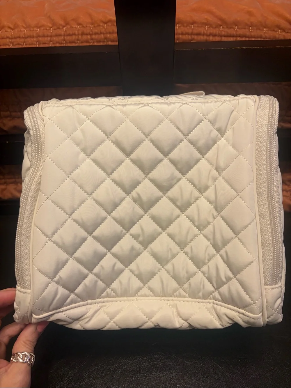 BAGSMART Quilted Cream Travel Cosmetic Bag NWOT